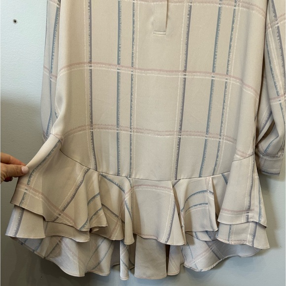 BNWT Vince ruffle bottom striped dress - Picture 4 of 8